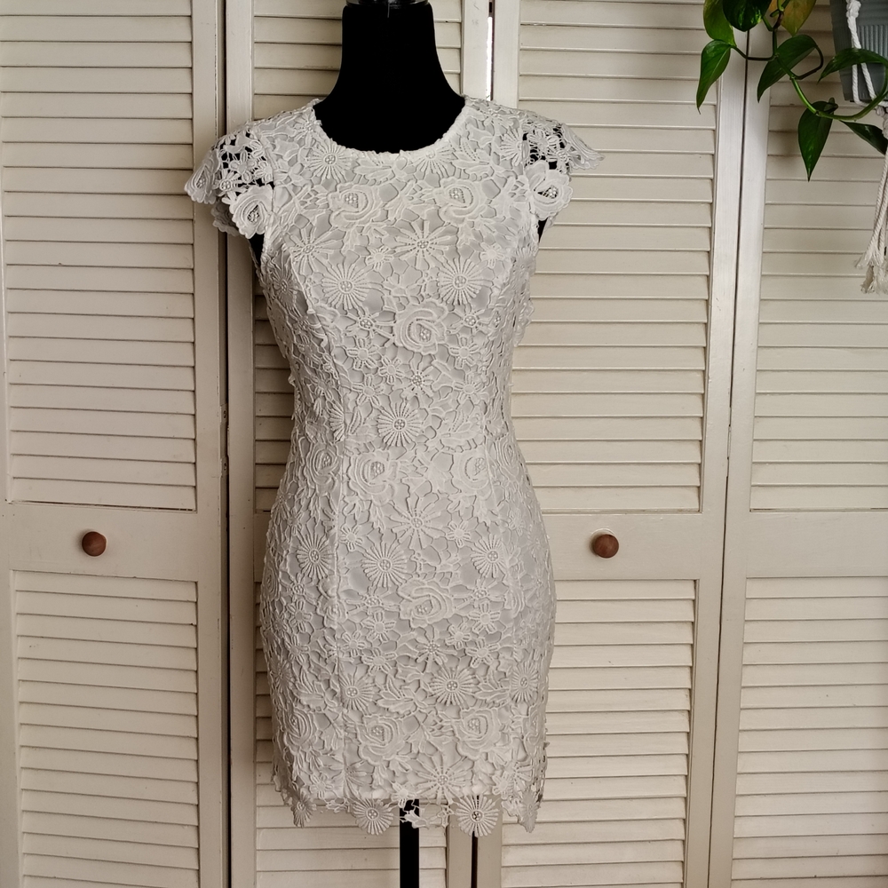 Lulus White Floral Lace Mini Dress Size XS – Like New